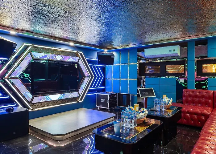 Biệt thự Flc, 6 Phòng, Bể Bơi, Karaoke Bay